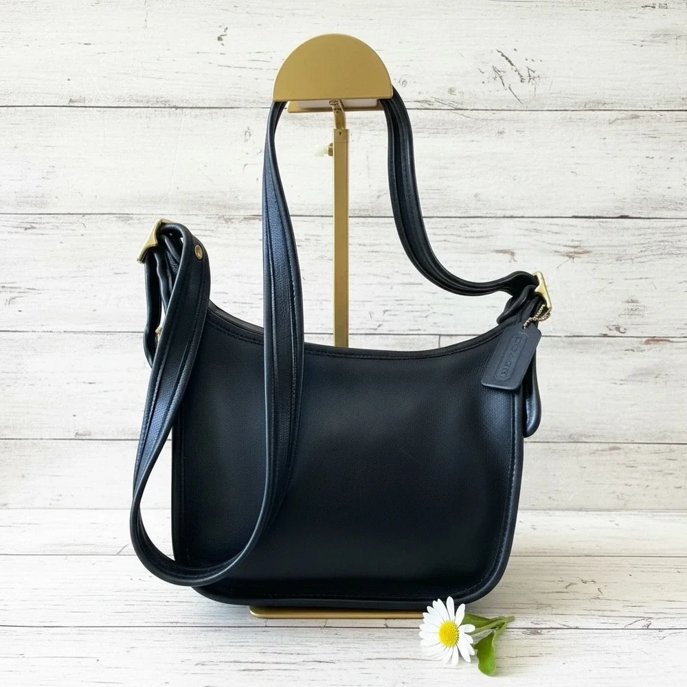 Vintage‎ Coach Black Leather Zip Shoulder Bag Classic Minimalist